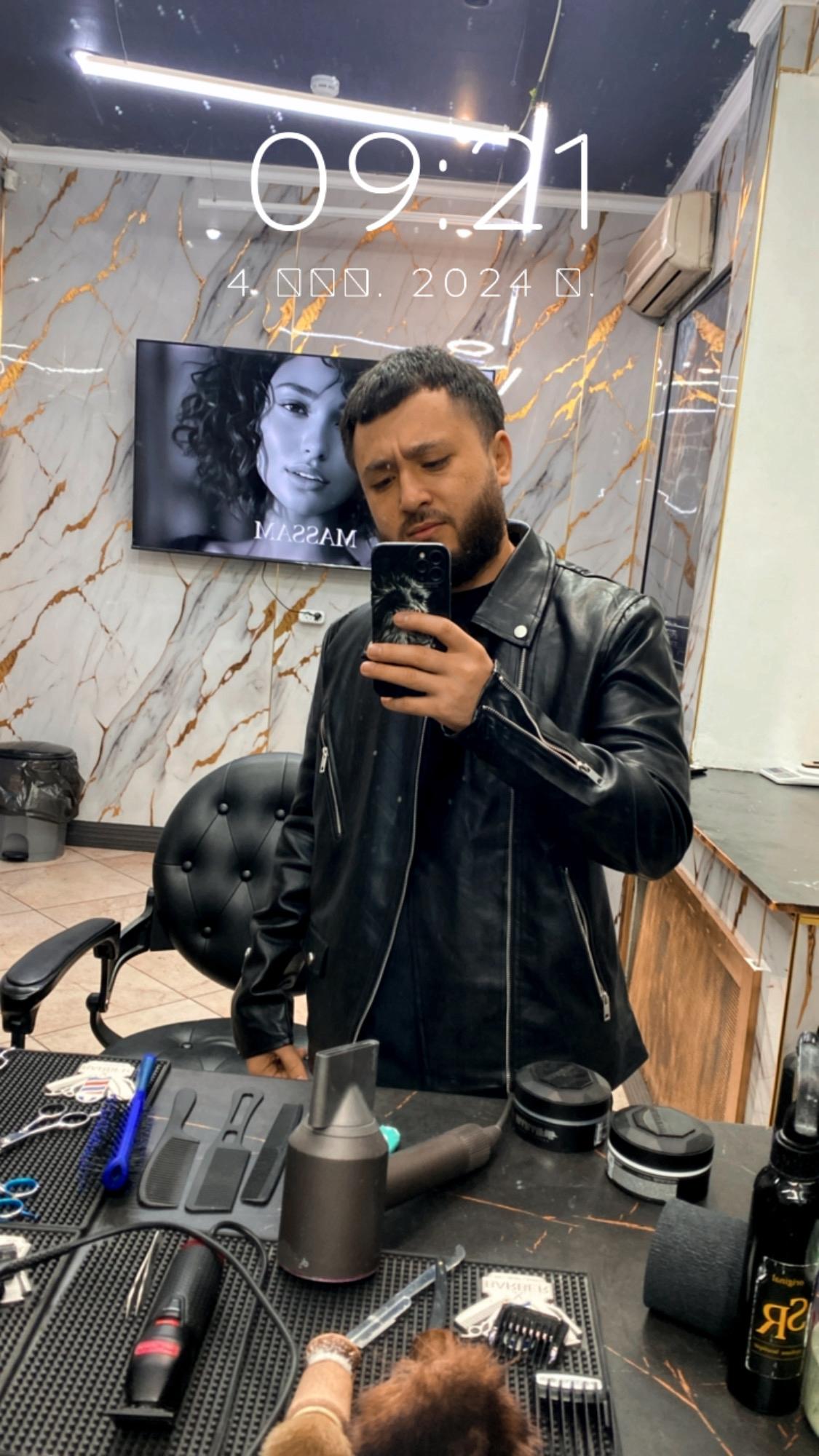 Интерьер SR Barbershop